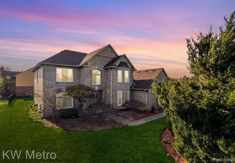6031 Hearthside Dr, Troy, MI 48098