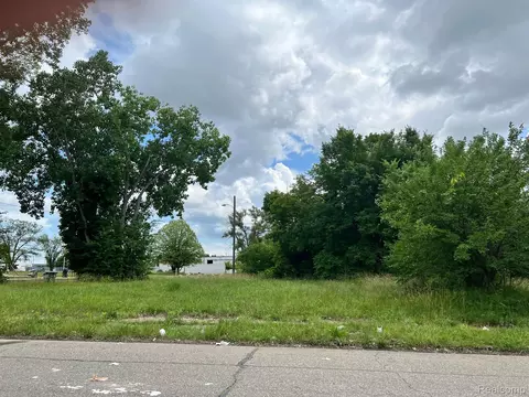 5658 Talbot St, Detroit, MI 48212