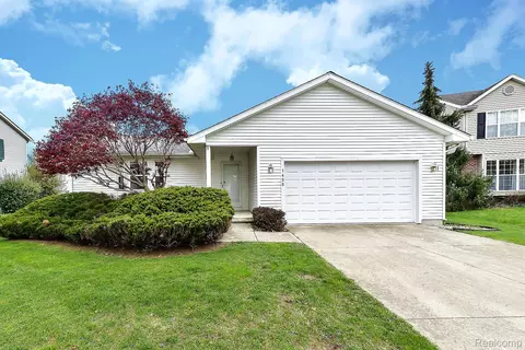 1450 Middlewood Dr, Saline, MI 48176