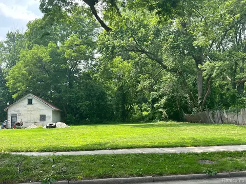 17245 Trinity St, Detroit, MI 48219