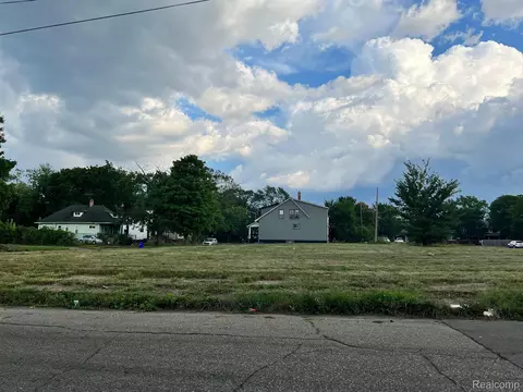 2105 S La Salle, Detroit, MI 48206