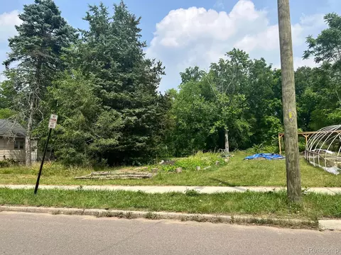 17572 Trinity St, Detroit, MI 48219