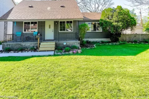 15737 Leona Dr, Redford, MI 48239