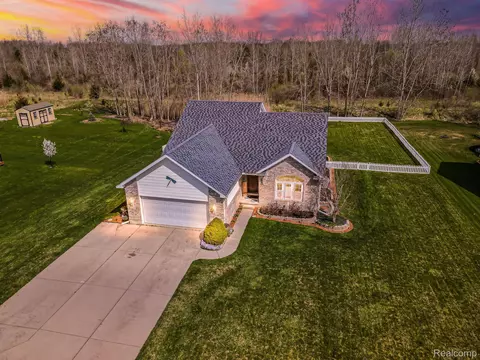 7112 Saratoga Dr, Clayton, MI 48532