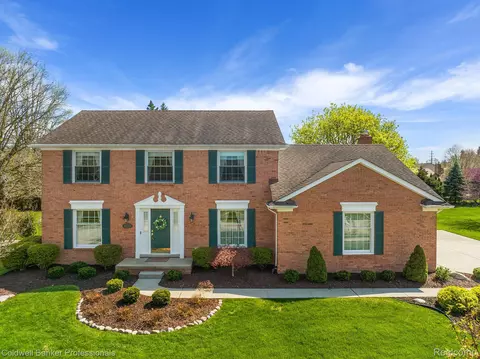 49309 Plum Tree Dr, Plymouth, MI 48170