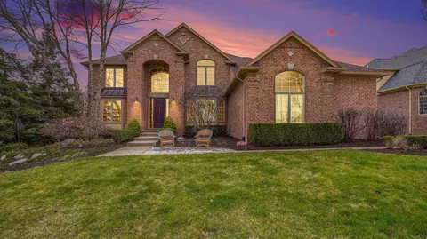 1204 Clear Creek Dr, Rochester Hills, MI 48306