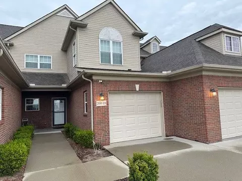 200 Sea Breeze Dr #19, Detroit, MI 48214