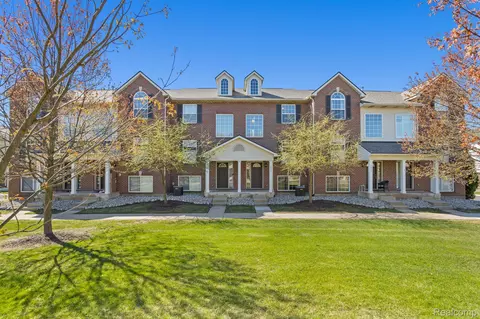 3015 Orinoco Ln, Pittsfield, MI 48197