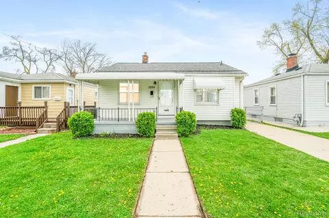 1286 Applewood Ave, Lincoln Park, MI 48146
