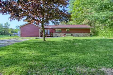 6570 Hivon Rd, Exeter, MI 48117