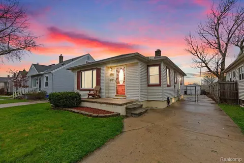 14702 Richmond St, Southgate, MI 48195