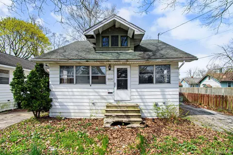 1519 Mershon St, Saginaw, MI 48602