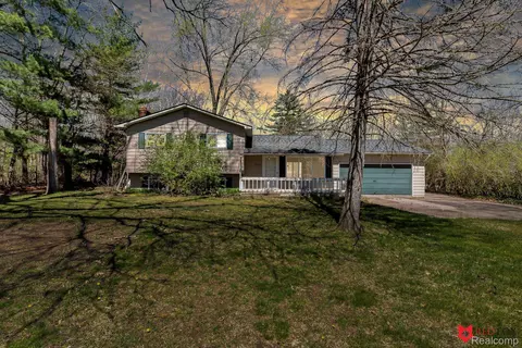 9062 Vista Del Arroya Dr, Flushing, MI 48433