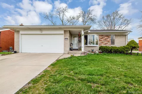 3505 Arden Dr, Warren, MI 48092