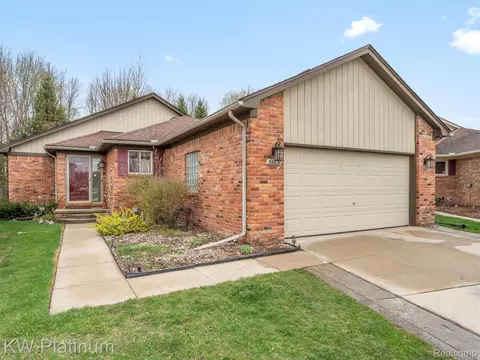 32830 Birchwood Dr, Chesterfield, MI 48047