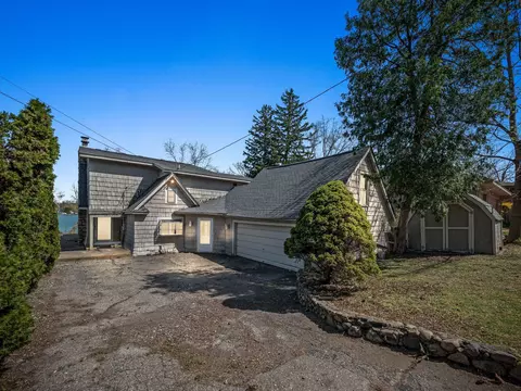 6320 Commerce Rd, West Bloomfield, MI 48324
