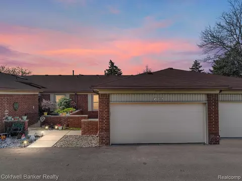 49320 Mayflower Ct, Shelby Township, MI 48315
