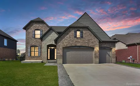 21965 Rio Grande Dr, Macomb, MI 48044