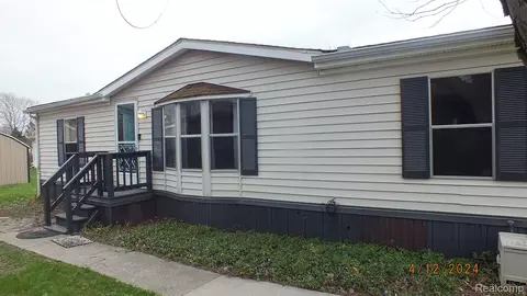 304 Loch Ness, Bedford, MI 48182