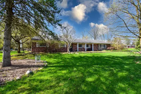 30651 Ridgeway Dr, Farmington Hills, MI 48334
