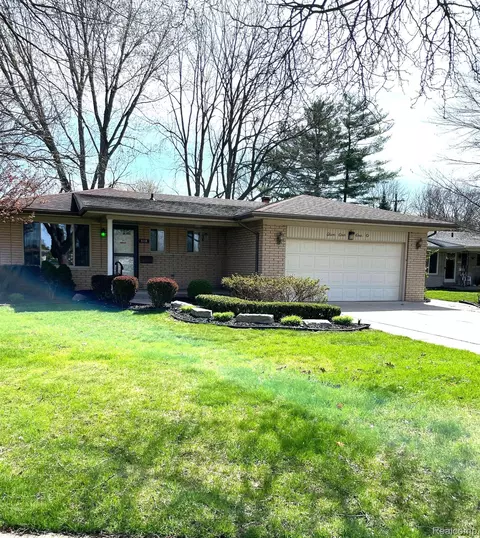 5110 Babbit Dr, Troy, MI 48085