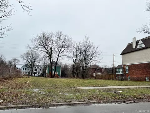 2480 Sheridan St, Detroit, MI 48214
