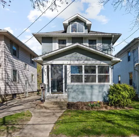 237 N Bowen St, Jackson, MI 49202