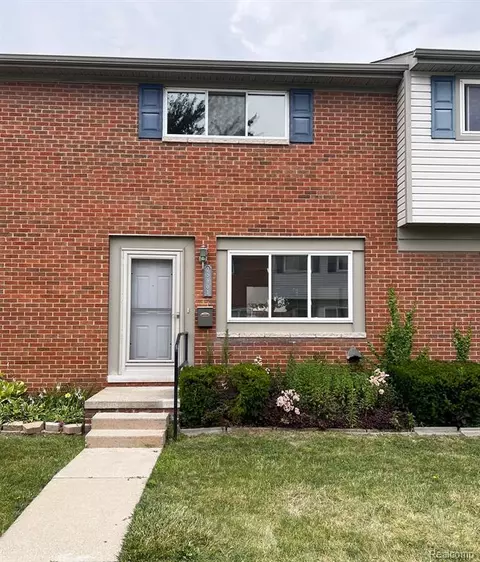 25661 Salem #BLDG 14, Roseville, MI 48066
