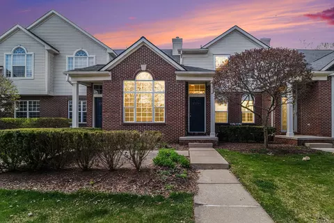 23104 Alexa Dr, Commerce, MI 48390