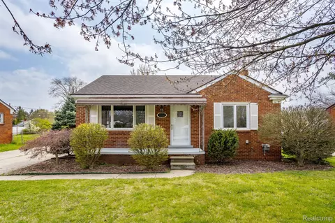 7414 21 Mile Rd, Shelby Township, MI 48317