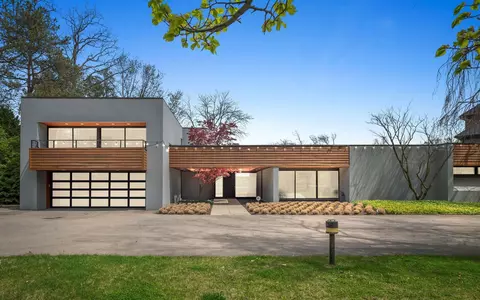 3897 Lakeland Ln, Bloomfield Township, MI 48302