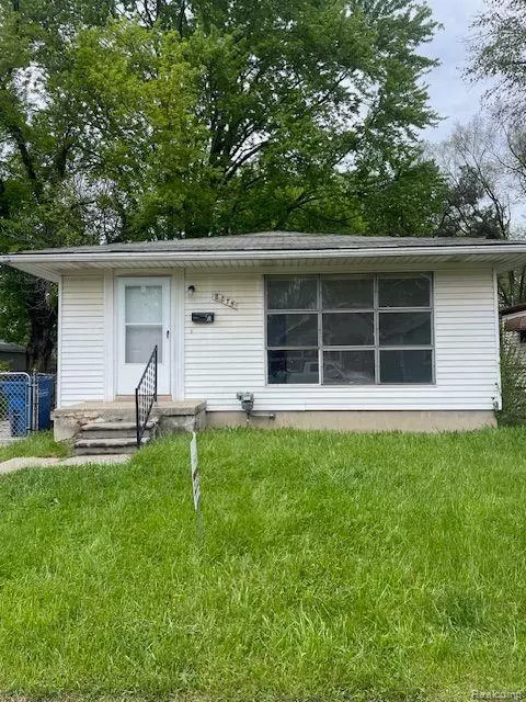 8075 Meadow Ave, Warren, MI 48089