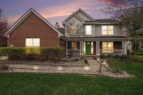 9154 Ambergrove Dr, Howell, MI 48843
