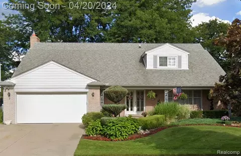 31246 Gay St, Roseville, MI 48066