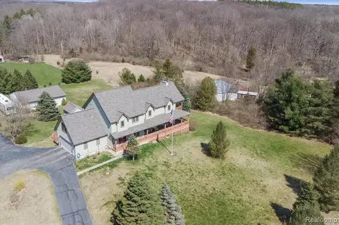 7315 Piebert Ct, Pinckney, MI 48169 photo 1