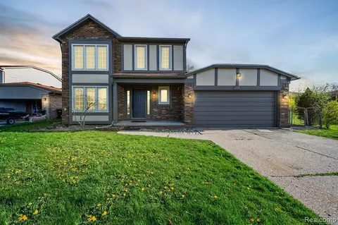 3370 Belinda Dr, Sterling Heights, MI 48310