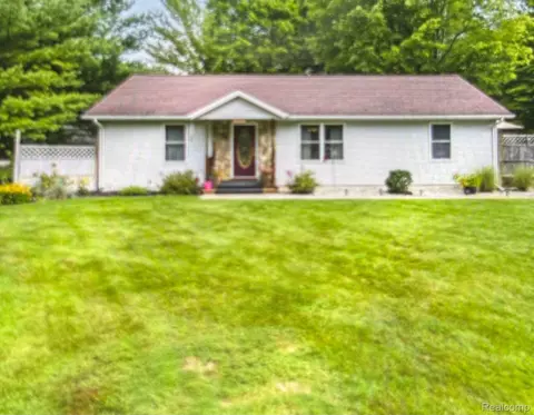 1081 E 98th St, Grant, MI 49327