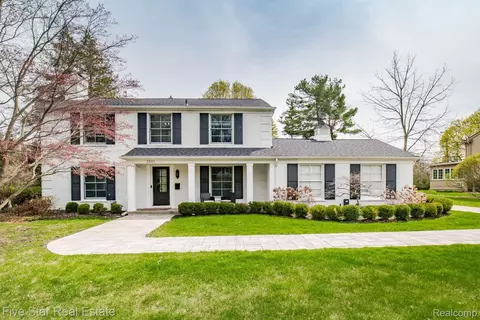 3501 Bradway Blvd, Bloomfield Hills, MI 48301