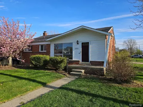 27883 Sheridan St, Garden City, MI 48135