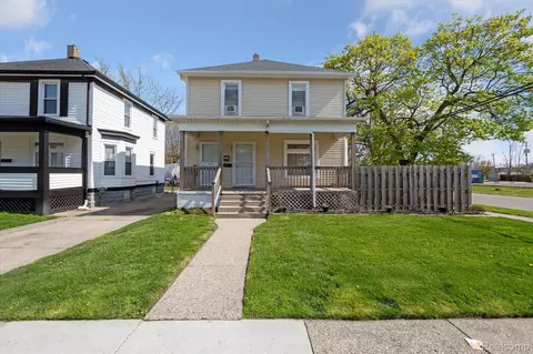 176 N Walnut St, Mount Clemens, MI 48043