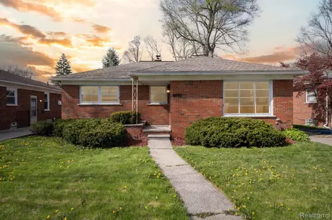 26426 W Chicago, Redford, MI 48239