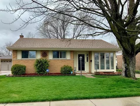 30785 Calahan Rd, Roseville, MI 48066