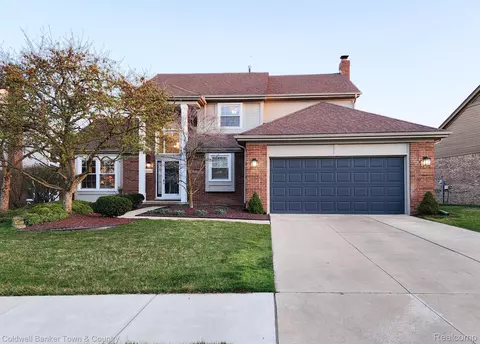 45221 Danbury Rd, Canton, MI 48188