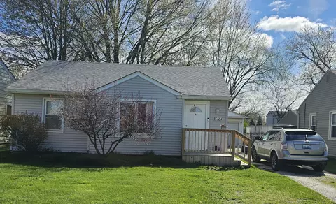 35484 Ellen St, Clinton Township, MI 48035