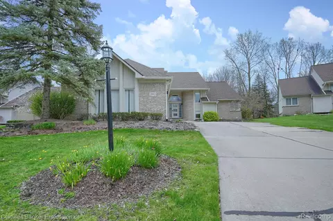 28863 Hidden Trl, Farmington Hills, MI 48331