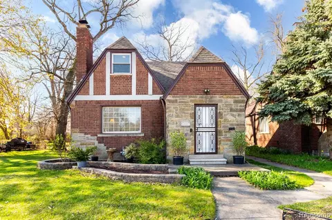 2533 W 8 Mile Rd, Highland Park, MI 48203