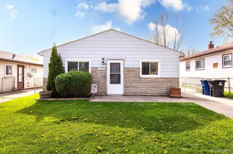 7615 Deering St, Westland, MI 48185
