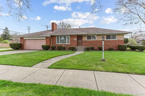 8906 Hazelton, Redford, MI 48239