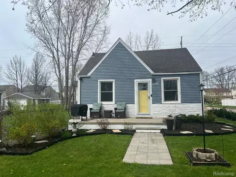 33606 Beechwood St, Westland, MI 48185