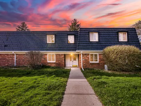 1850 Colonial Village Way #3, Waterford, MI 48328